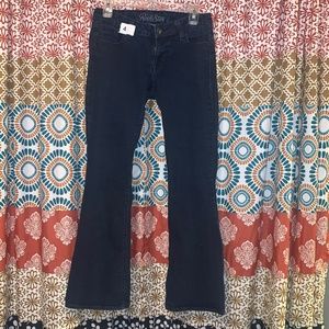 OLD NAVY ROCK STAR JEANS. SIZE 10 REGULAR